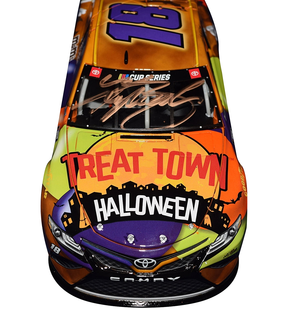 AUTOGRAPHED 2020 Kyle Busch #18 M&M's Racing HALLOWEEN TREAT TOWN (Joe  Gibbs Toyota) Signed Lionel 1/24 Scale NASCAR Diecast Car with COA (#250 of 