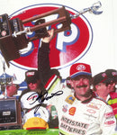 Autographed 1993 Dale Jarrett #18 Daytona 500 Win NASCAR Photo - Close-up view of Dale Jarrett's signature on the picture.