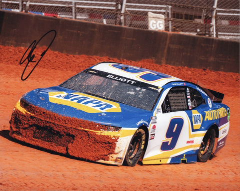 This autographed 2021 Chase Elliott #9 NAPA Racing BRISTOL DIRT RACE photo is a perfect gift for racing fans. Act fast, stock is extremely limited!