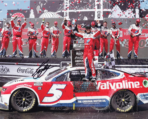 Capture the excitement of NASCAR with this autographed photo of Kyle Larson and his team celebrating the 2024 Sonoma Win. This glossy 8x10 inch image, featuring genuine signatures and a COA, is a fantastic gift for racing enthusiasts and a great addition to any collection.