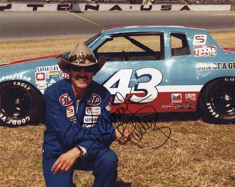 AUTOGRAPHED Richard Petty #43 STP Racing DAYTONA 500 RACE (Sun Of A Gun) Vintage Signed 8x10 Inch Picture NASCAR Glossy Photo with COA