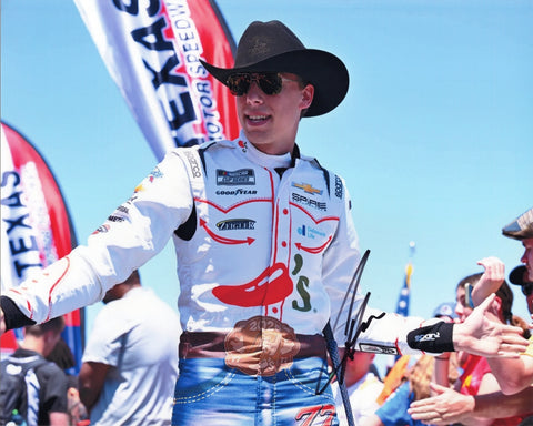 Autographed 2025 Carson Hocevar #77 Chili’s Racing Ride The Dente Texas pre-race photo featuring bold Chili’s graphics, Hocevar’s energetic personality, and included COA. A unique NASCAR collectible that makes a great gift. We are always here to help with any questions.