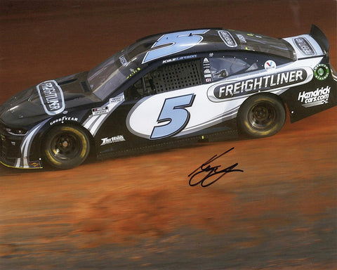 AUTOGRAPHED 2021 Kyle Larson #5 Freightliner Racing BRISTOL DIRT RACE (Hendrick Motorsports) Signed 8X10 Inch Picture NASCAR Glossy Photo with COA